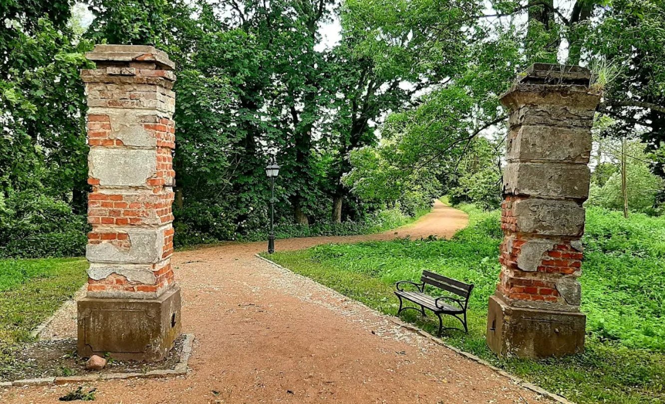 Zamek Szreńskich w Szreńsku, Poland